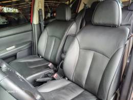 NISSAN - TIIDA - 2012/2013 - Vermelha - R$ 52.900,00