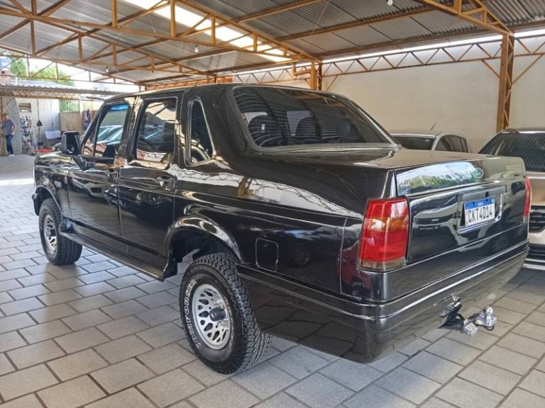 FORD - F-1000 - 1997/1998 - Preta - R$ 175.000,00