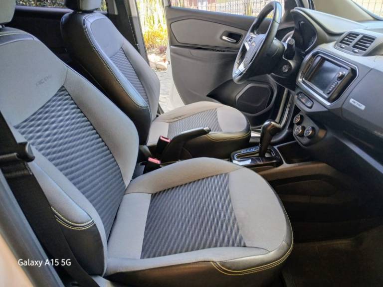 CHEVROLET - SPIN - 2020/2021 - Branca - R$ 88.900,00