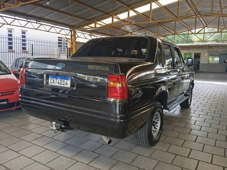 FORD - F-1000 - 1997/1998 - Preta - R$ 175.000,00