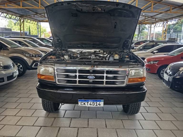 FORD - F-1000 - 1997/1998 - Preta - R$ 175.000,00