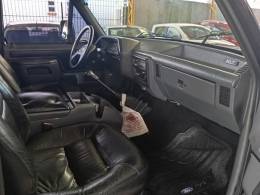 FORD - F-1000 - 1997/1998 - Preta - R$ 175.000,00