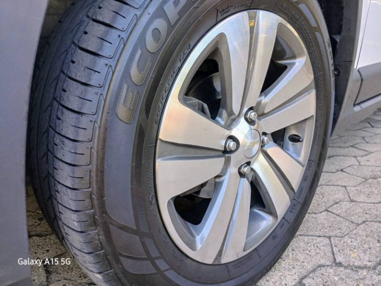 CHEVROLET - SPIN - 2020/2021 - Branca - R$ 88.900,00
