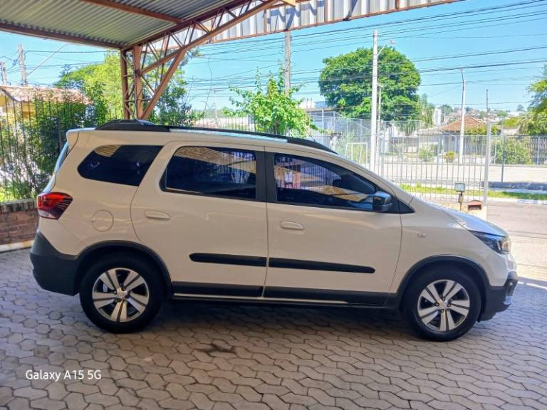 CHEVROLET - SPIN - 2020/2021 - Branca - R$ 88.900,00